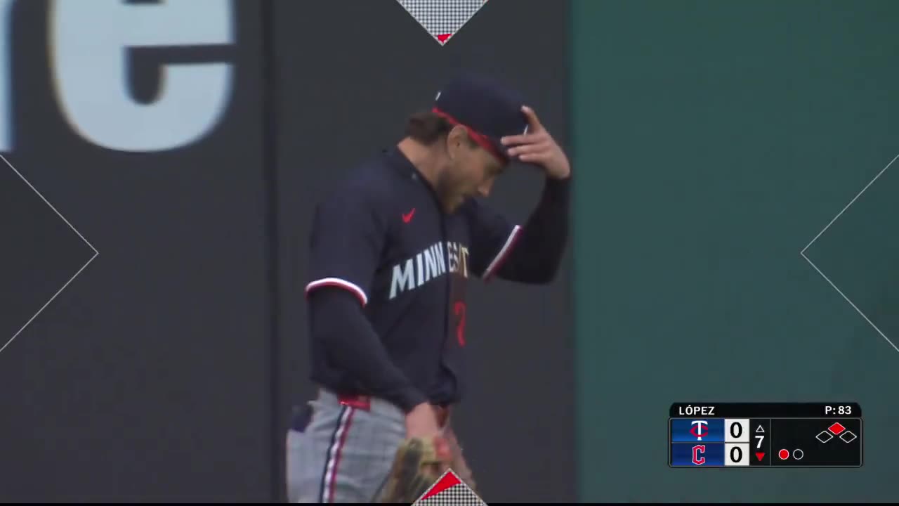 MLB - DaShawn Keirsey Jr. robs extra bases and a run 🤯