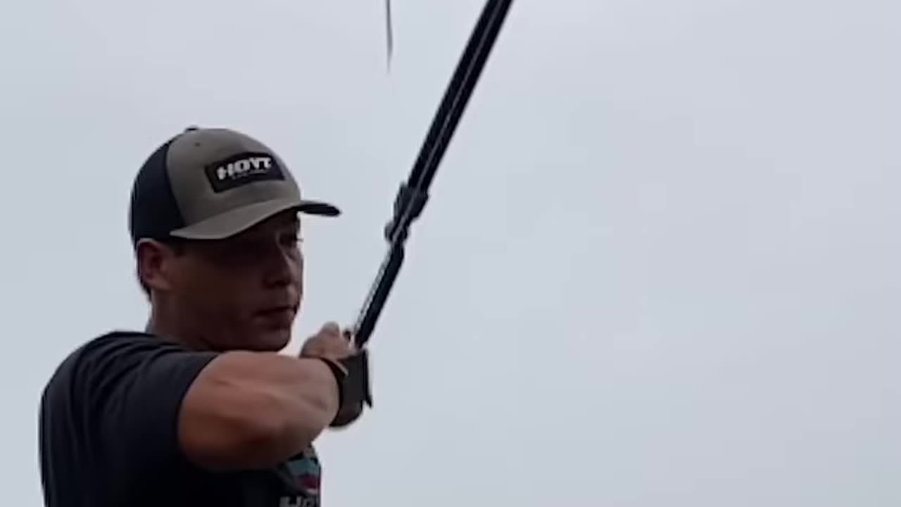 World's best Trickshot Archer 🏹 😳