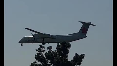 Watch Air Canada Express #Aircarft Landing #Fly #Aviation #AeroArduino