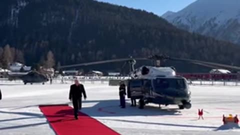 Trump arrives to lead the globalist cabal DS