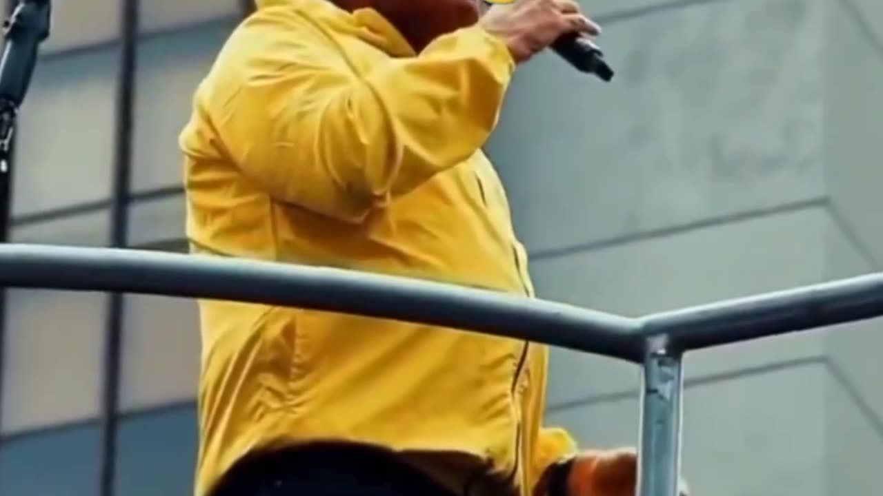A imprensa controla o povo - 1998. A Globolixo conseguiu destruir a imagem do Enéias, porque a imprensa já tinha o controle do povo. É como o Bolsonaro falou "eu sou a pedra no caminho deles, eles querem vocês".