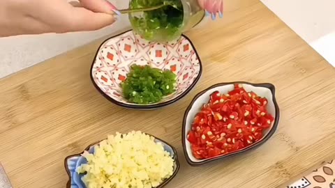 Stainless Steel Garlic Chopper – 360° Multi-Blade, Easy-Clean