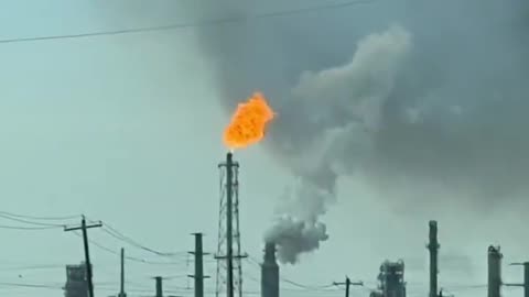 New video shows fire at Marathon oil refinery in Texas City; shelter in place issued.