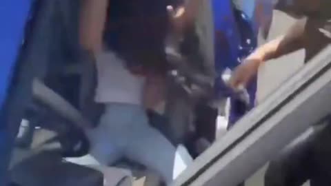 Shocking Road Rage: Woman Assaults Teenage Girl in Violent Outb