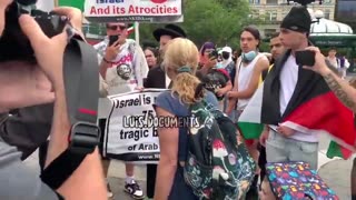 New York City, Jewish protesters respond to a Zionist woman: