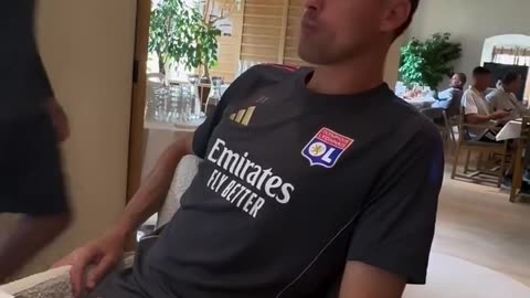 Matić has a strange waiter