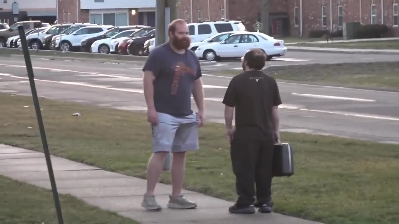 Dangerous Munchkin Brings Briefcase To Meet Whole Family For Secks ARRESTED (Sterling Heights MI)