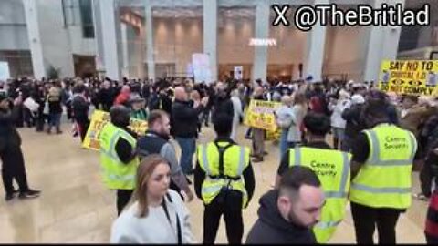 Huge crowds of British citizens flood Birmingham shopping centre to protest against digital ID