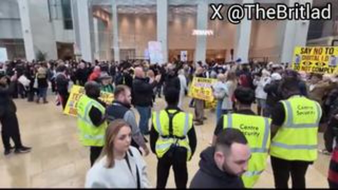 Huge crowds of British citizens flood Birmingham shopping centre to protest against digital ID