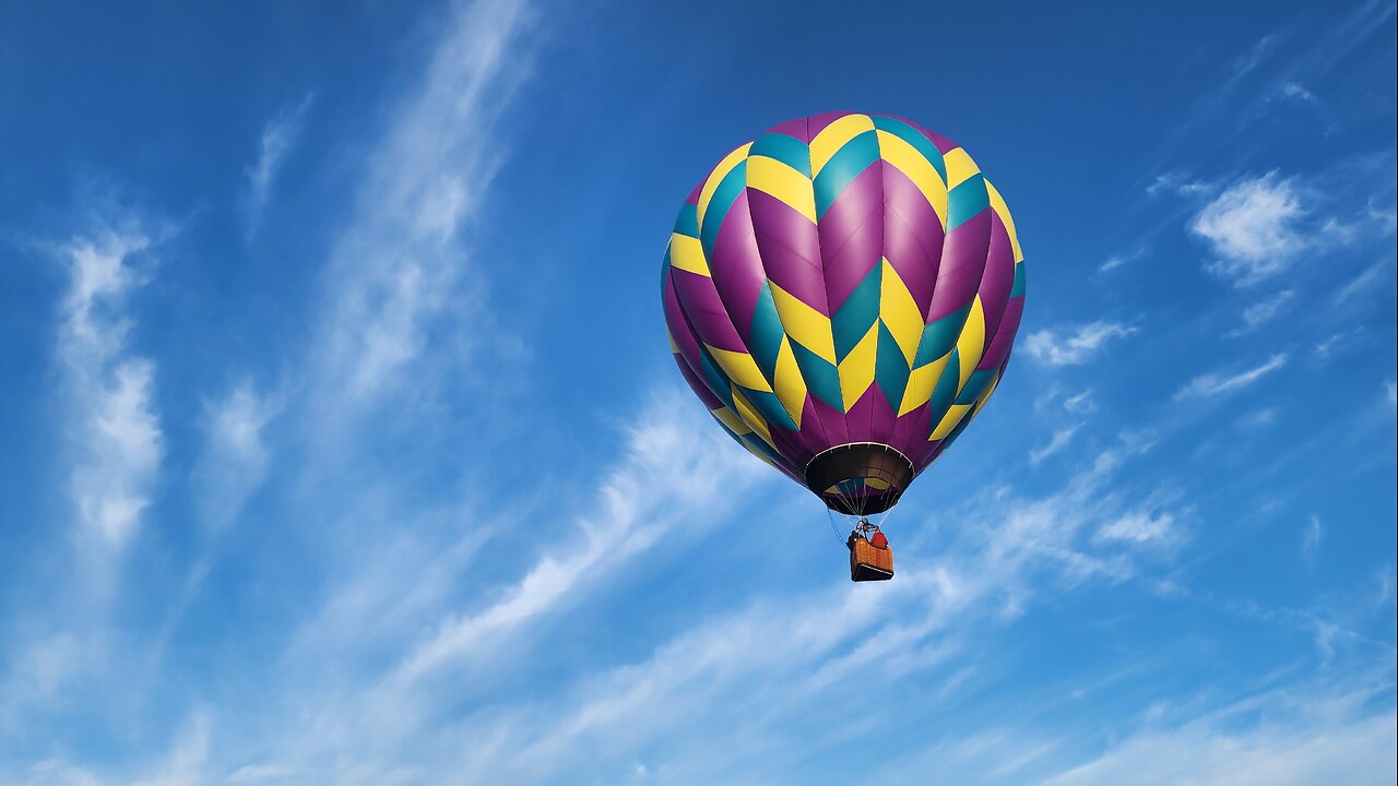 Slow corkscrew flight over New Market