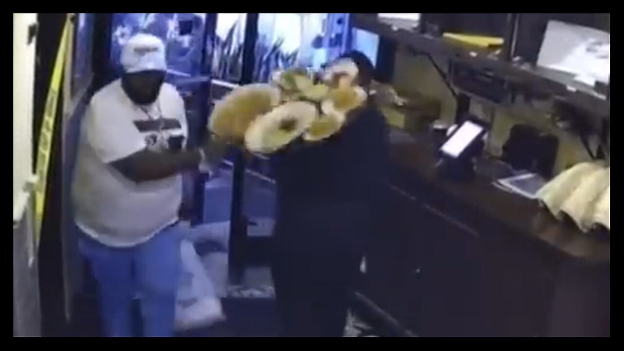 You Won't Believe What This Guy Did To A Restaurant Employee