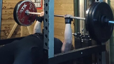5x5 102.5 Kg Paused Close-Grip Bench Press PR. Last Set.