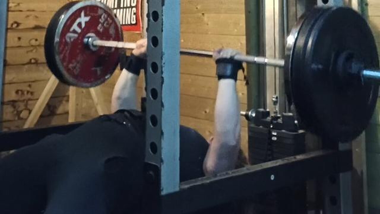 5x5 102.5 Kg Paused Close-Grip Bench Press PR. Last Set.