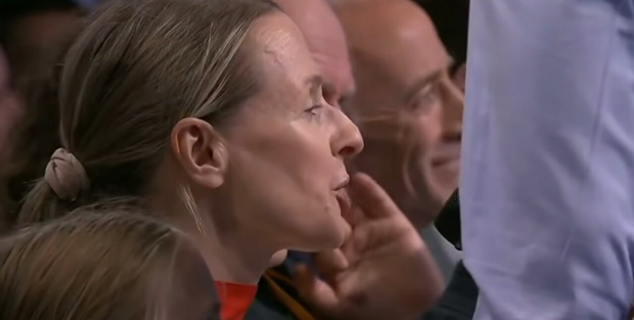 She didn’t look happy with his answer. 😳👀
