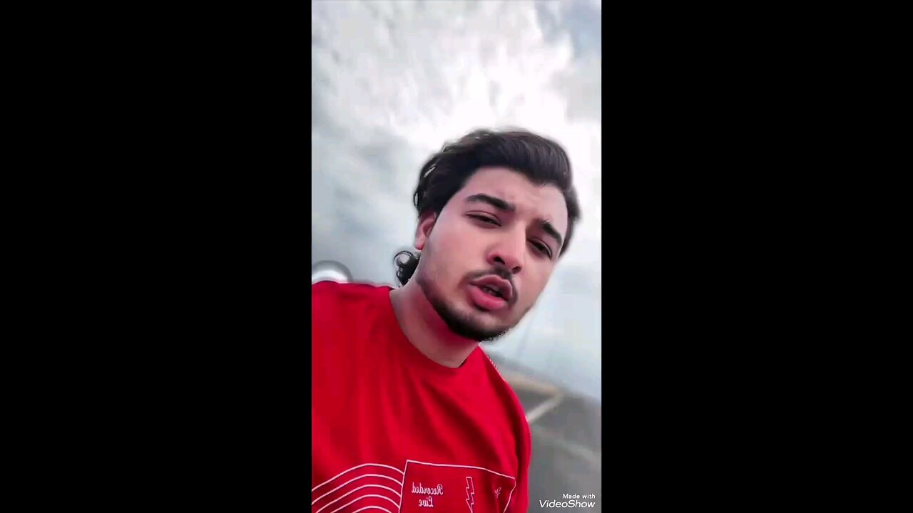 Jiske pass GF Hai vah comment Mei emoji send karo 😊