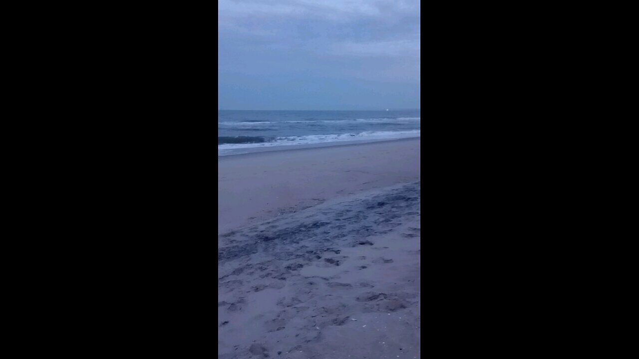 Taking a stroll on the beach ⛱️ before Nightfall 🌃