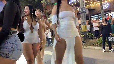 Why Parque lleras is the Best Nightlife in medellin 2025 See why 🇨🇴