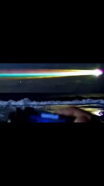 🌠 STREAKER FLEET UFO S GETTING CLOSER- UFO OR COMET Spotted Over the Beach! 🌠