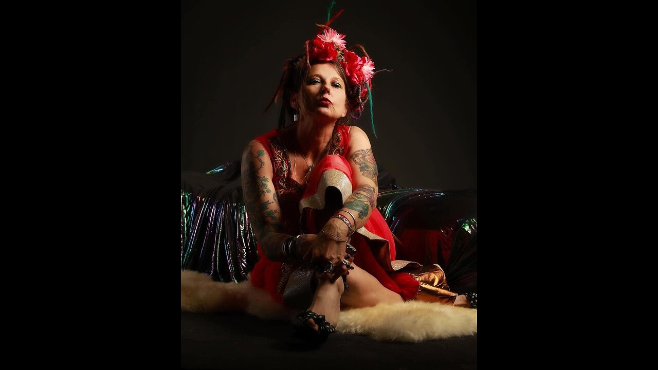 earthwormwoman #30 Lindy, the dopamine Queen!