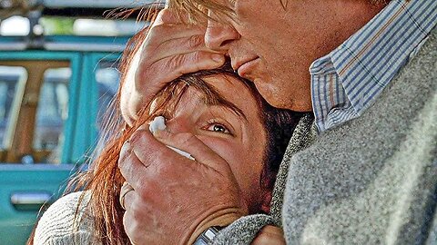 A Creepy Maniac Pretends to Be a Loving Family Man While Hunting Young Women 😱