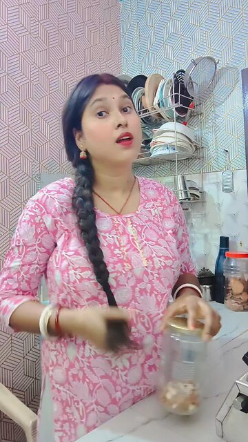 aap badam khate Hain