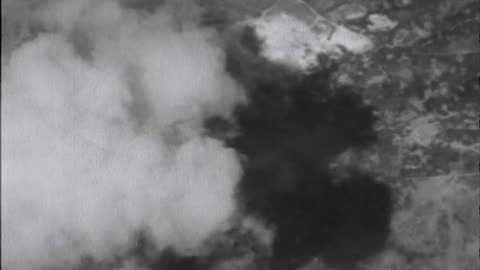 BOMBING OF IWO JIMA - BOMBING OF IWO JIMA - 428-npc-5559
