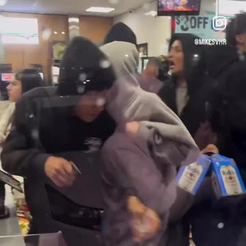 WE NEED ROOFTOP KOREANS: A Mob of Thugs Loot a 7/11. Crime is Getting Out of Control!