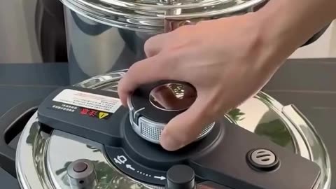 Premium Stainless Steel Pressure Cooker 6L – Gas & Induction Compatible
