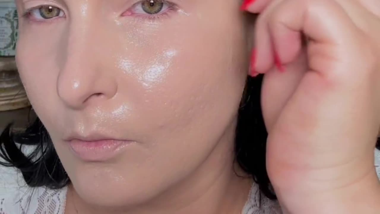 How to Get Fluffy Brows in 2 Minutes