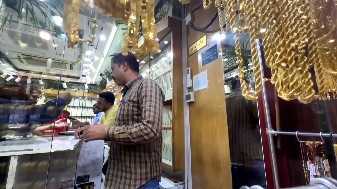 Gold bolts past key $3,200 mark on dollar slide, safe-haven flows