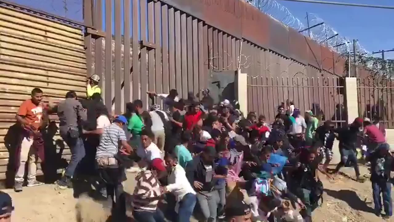 #BREAKING Migrants (Illegal Immigrants now) broke