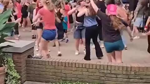 😂😂 This Reaction is HILARIOUS! | FunFM