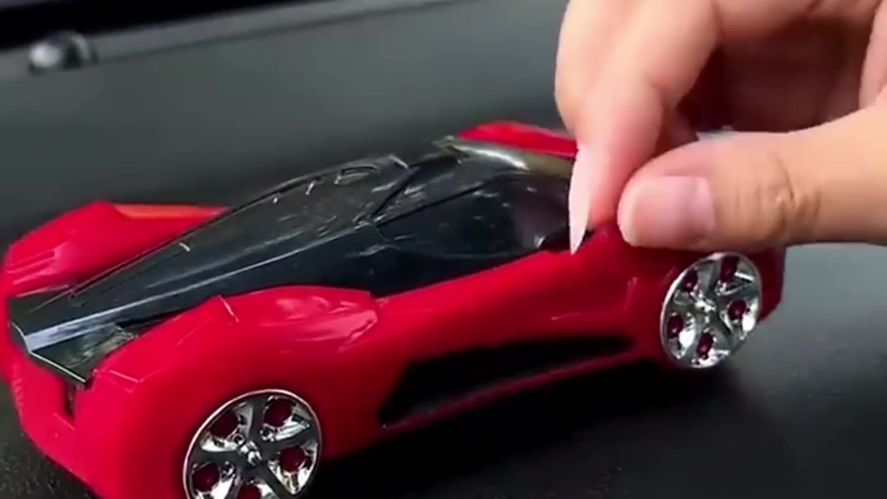 Meet the Universal Steering Wheel Phone Holder