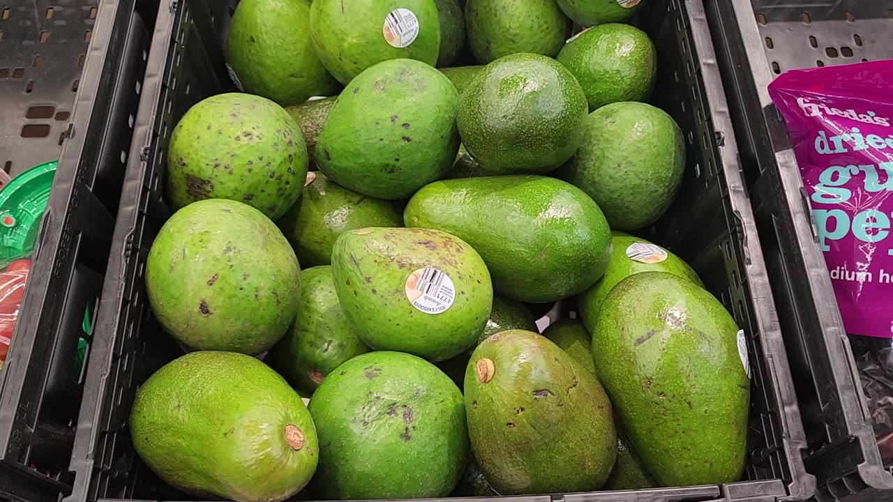 TRUMP LET ME GIVE YOU THE # $ 10.00 POR AGUACATES JAJAJA