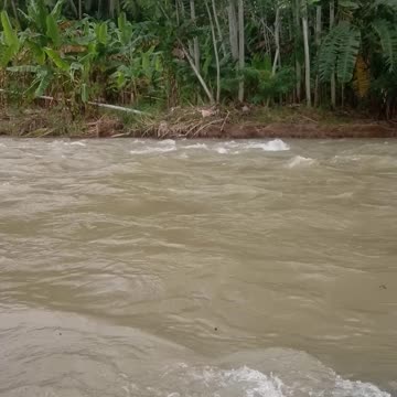 Citarik River rafting is full of challenges