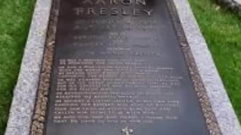 FAMOUS GRAVES - VOL. 114: ELVIS PRESLEY