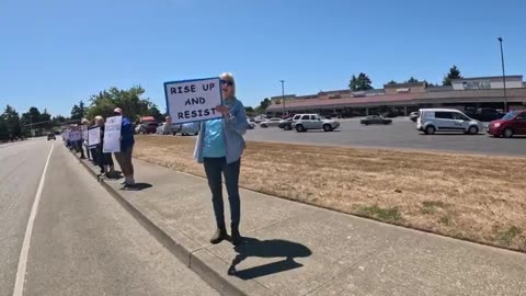 I almost beat THE F&^% OUT OF a protestor, And I filmed t all! #RFB