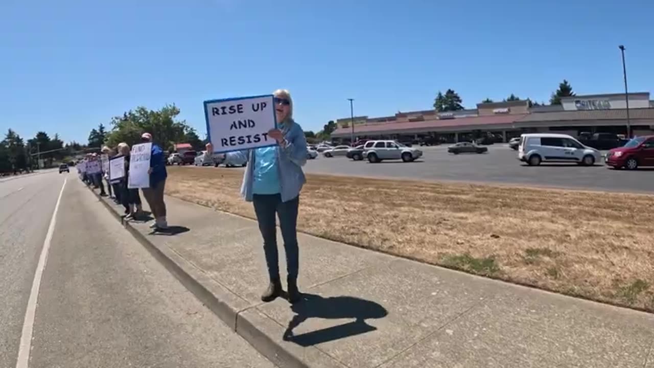 I almost beat THE F&^% OUT OF a protestor, And I filmed t all! #RFB