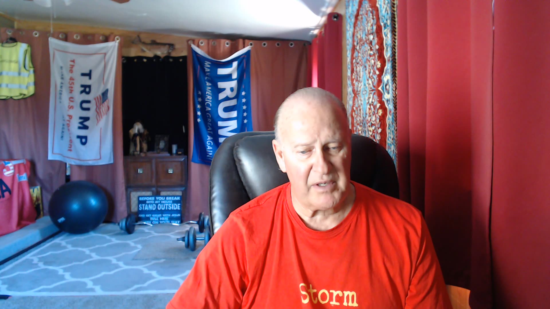 Meth trafficking arrest sparks confusion over federal raid at Chicago high rise/Thousands sue Johnson & Johnson in UK over cancer claims/Dallas police chief rejects $25M offer to partner with ICE