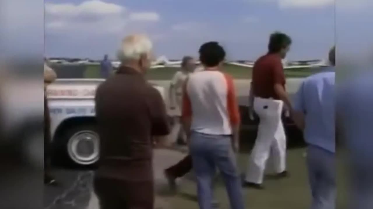 🤯✨ Hero Mechanic Fixes Flying Plane in 1985! | FeedMyCuriosity