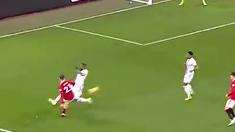 Must Watch: Rashford finishes MAJESTIC Man Utd move