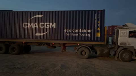 Arrival of a Goods Container from the U.S. to Algeria Under the New Customs Law