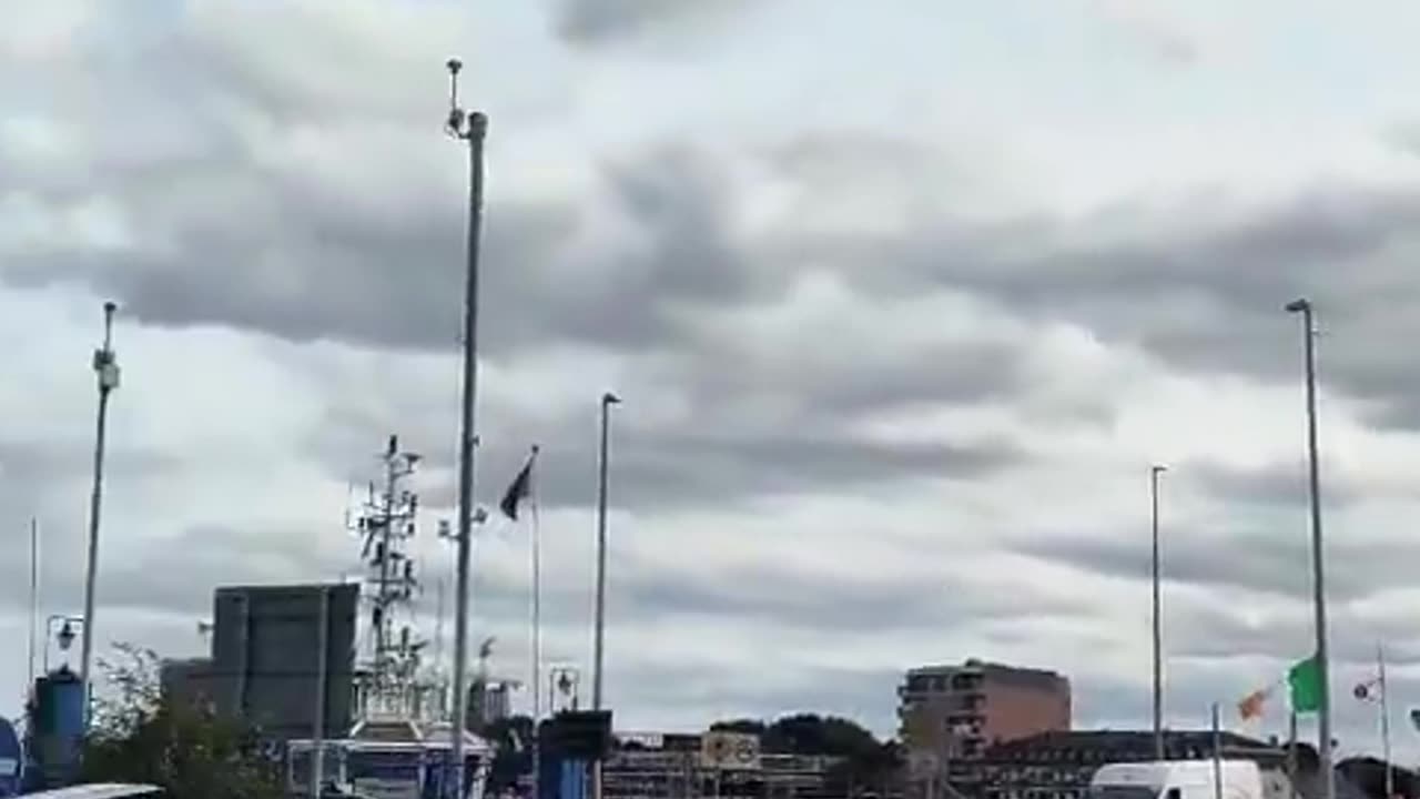 I keep getting sent all these videos from the Fly our flag 🇮🇪 campaign.