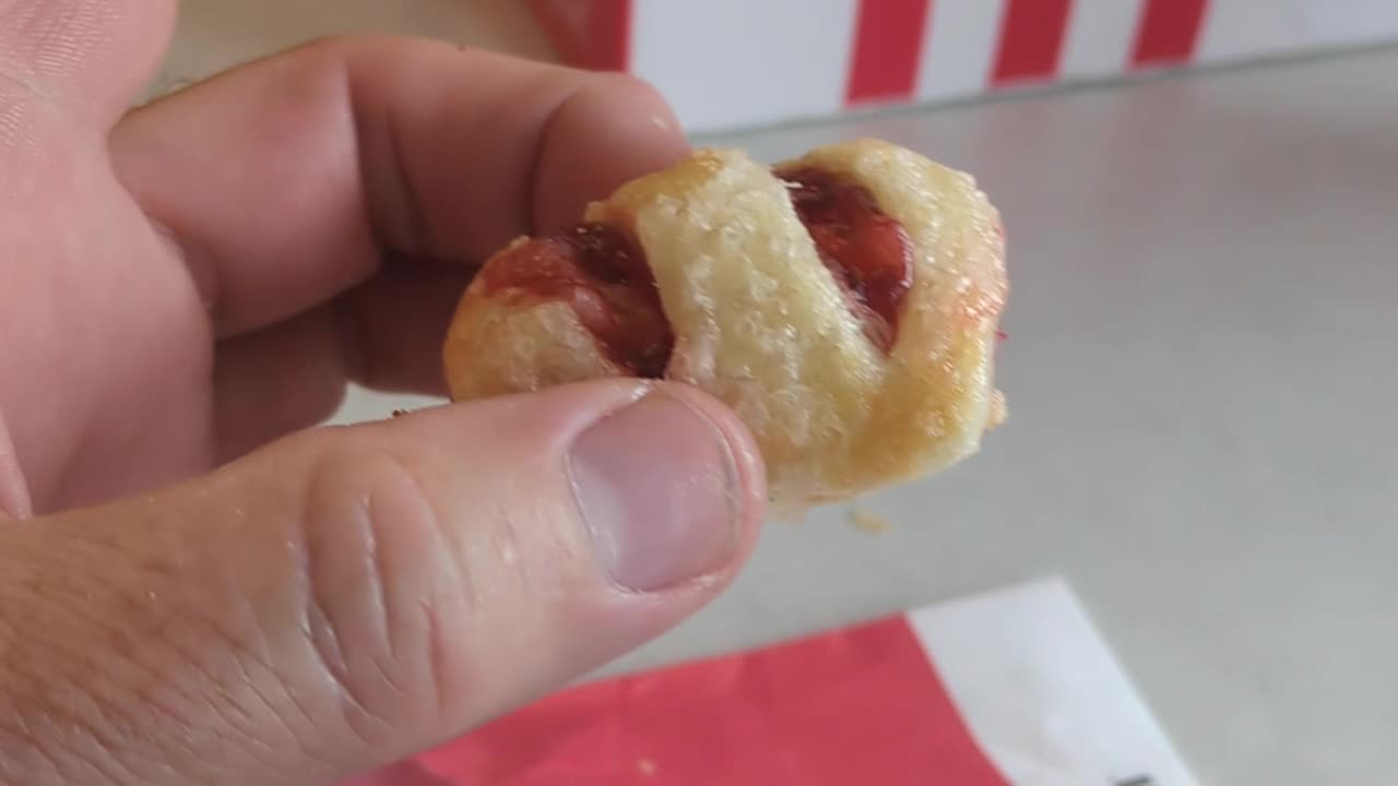 KFC Kentucky Fried Chicken Strawberry Creme Pie Popper Test Fast-Food Restaurant Dessert Review Guys