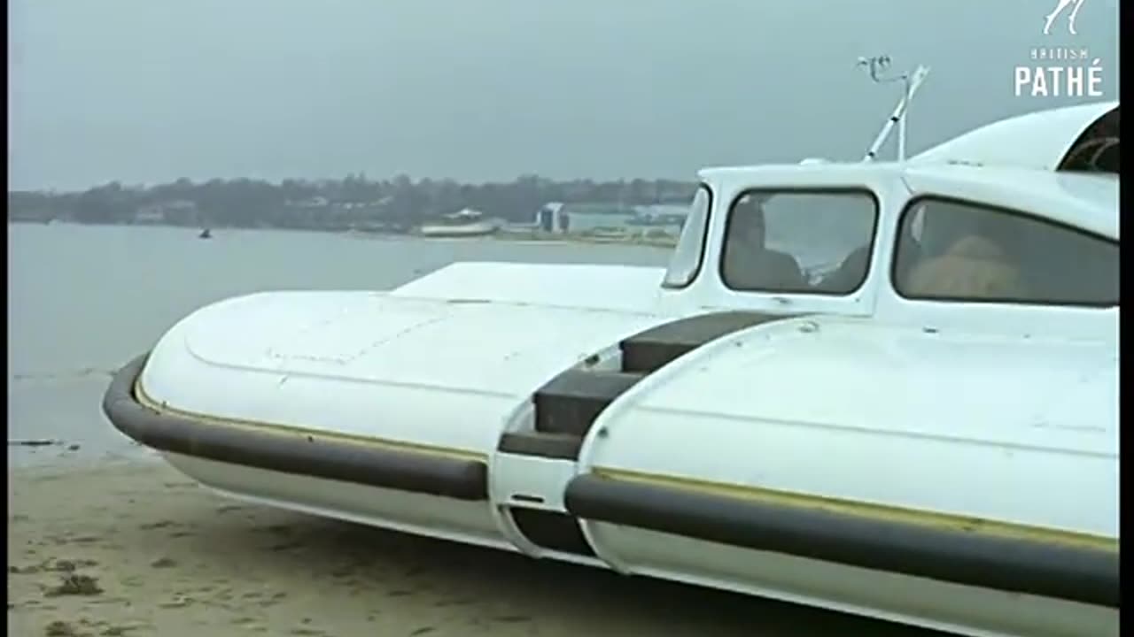 THE ‘CUSHION CRAFT’ CARRIES 12 PASSENGERS AT 50 MILES PER HR