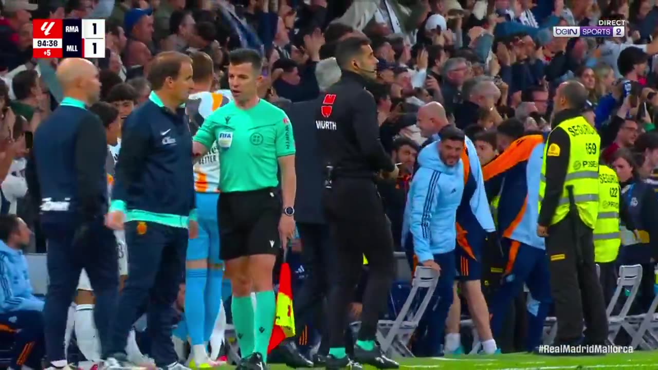Bernabeu celebrating winning 94’ Jacobo Ramon goal vs Mallorca