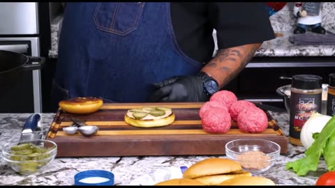 The Best Smashburger Recipe | Juicy Burgers with Crispy Edges