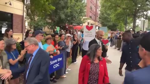 📌CDC Staff Staged a Dramatic Walkout at their Atlanta HQ protesting RFK Jr