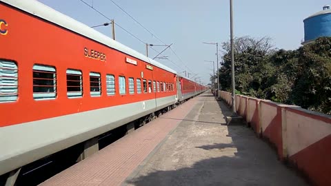 Sealdah Anand vihar terminal west bengal Sampark kranti Express Crossing Bally Halt