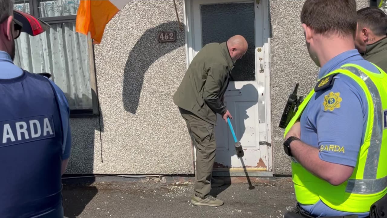 Illegal Eviction Ireland By Dundalk Courts And Dundalk Gardai Save The Homeless Ireland Wake Up Éire